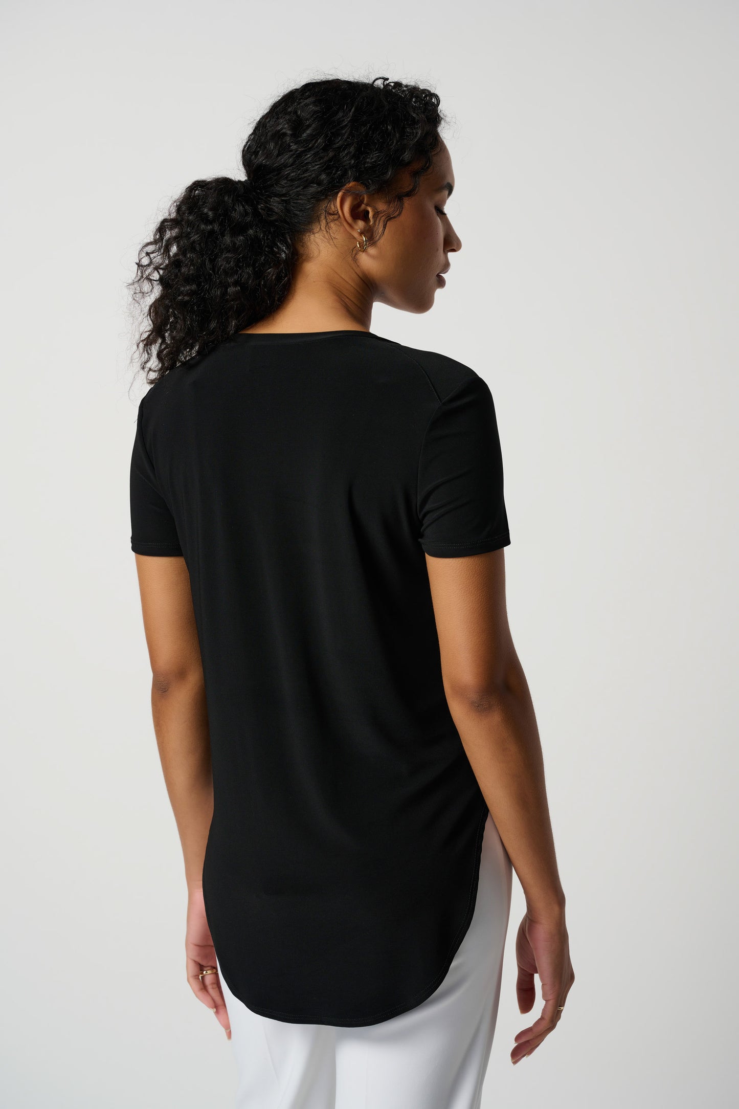 Pearls Boutique Port Dover Ontario - Joseph Ribkoff Essential Tee Shirt . The Perfect T Shirt. Wear On Its Own, Or As A Layering Piece. Light Weight classic Ribkoff Jersey Stretch Fabric. Crew Neckline Short Sleeves Shirt Style Hemline.