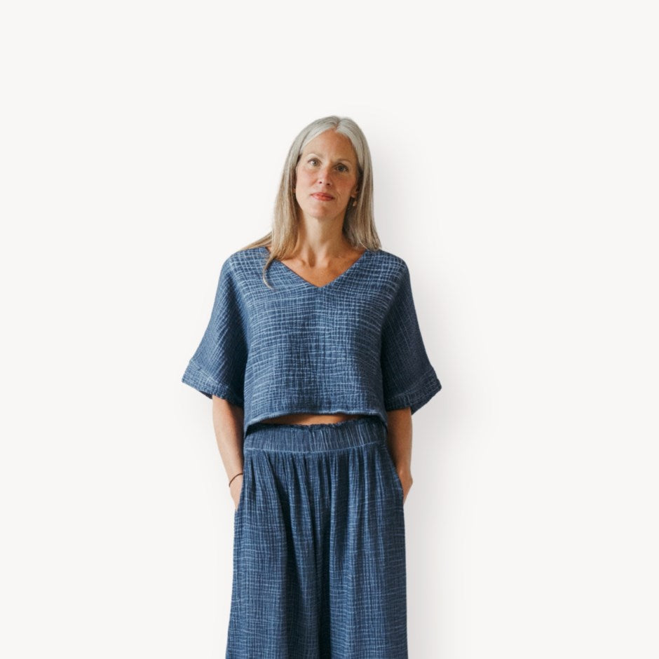 POKOLOKO Crinkle V Neck