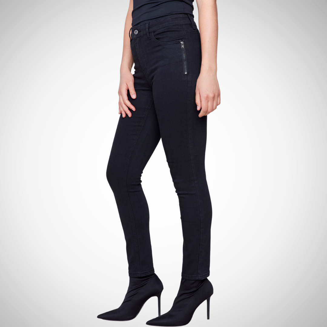 Charlie B Black Skinny Jeans Sleek decorative zipper detail at side pocket Mid-high rise Super soft stretch denim 5 pocket styling Zipper fly front 73% cotton, 25% polyester, 3% viscose, 1% spandex Touch of edgy glam