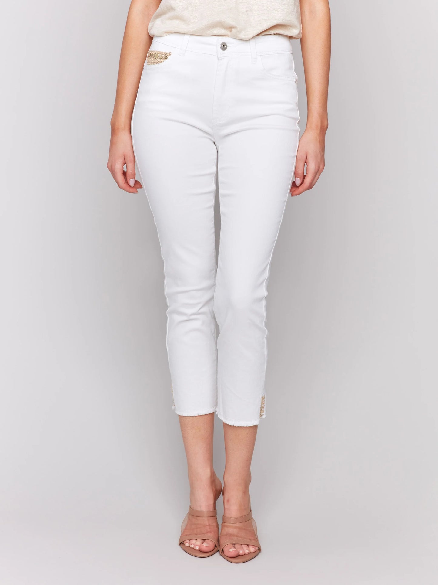 Pearls Boutique-Port Dover Ontario-Charlie B -Cropped Twill Jeans with Sequin Coin Pocket Detail - White-

White cropped twill jeans with a slim-leg fit

Soft stretch twill fabric for comfort and flexibility

Regular-rise waist for a flattering silhouette

Five-pocket design with a sequin coin pocket for a touch of glamour

 Sequin Side slit detail for added movement and style

Perfect for casual spring and summer outfits
5 pocket styling
fly front