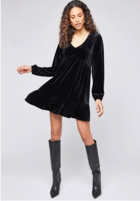 Pearls Boutique-Port Dover Ontario-Gentle Fawn-Philipa Dress- Style Number GF2410-8719

Gentle Fawn Philipa velvet dress
Little black dress, perfect for the holiday season
Elegant A-line silhouette
Flattering V-neckline
Long sleeves for chic comfort
Mini length for a stylish, fun look
Ideal for festive occasions
Timeless blend of elegance and charm
