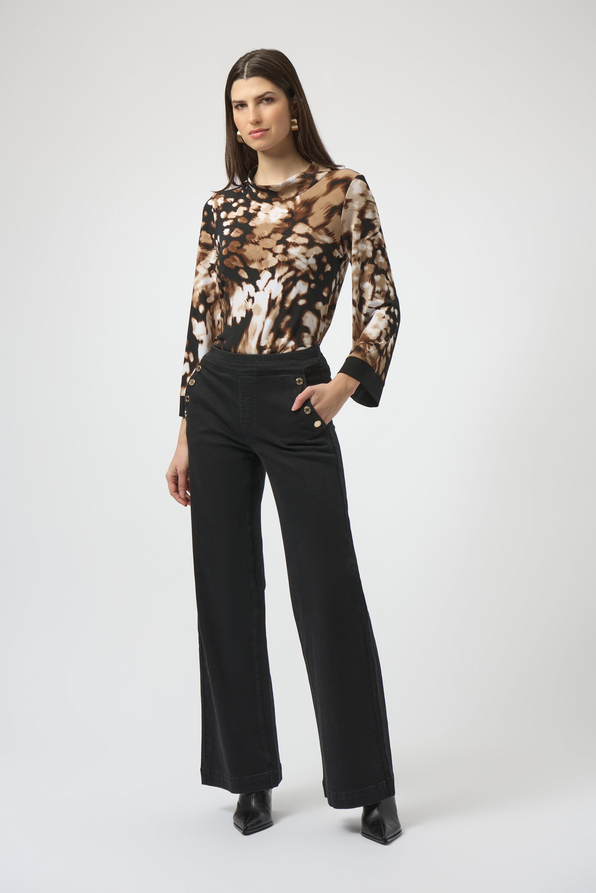 Pearls Boutique-Port Dover Ontario-Joseph RibkoggClassic wide leg Pull on Jeans-Black
– Pull-on waistband 
button accents at front pockets 
– Made with eco-conscious Repreve® stretch denim
– Soft, breathable woven fabric with gentle stretch
– Unlined for natural drape and movement


