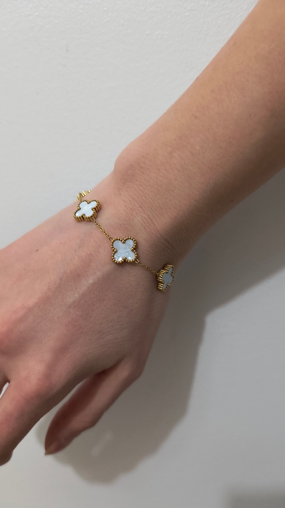 Pearls Boutique-Port Dover Ontario- "Van Cleef"-Bracelet-"Mother Of Pearl". Van Cleef bracelet dupe. "Mother of pearl" clover design on hypoallergenic 14 carat gold plated brass chain 