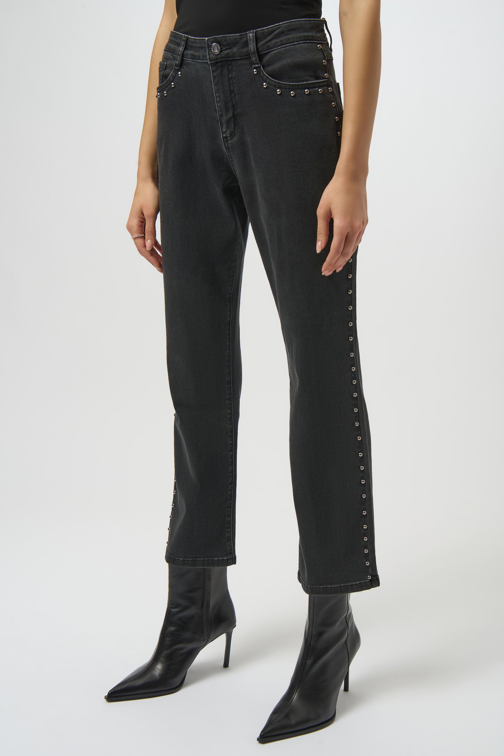 Pearls Boutique- Port Dover Ontario-Joseph Ribkoff | Classic Straight Leg Jeans with Studded Seams-254916. Black washed denim.
Classic straight leg cut for timeless versatility
– Studded side seams add subtle shine and attitude
– Woven Repreve® stretch denim made from recycled plastic bottles
– Mid-rise waist with clean finishing
– Unlined for lightweight, all-day comfort