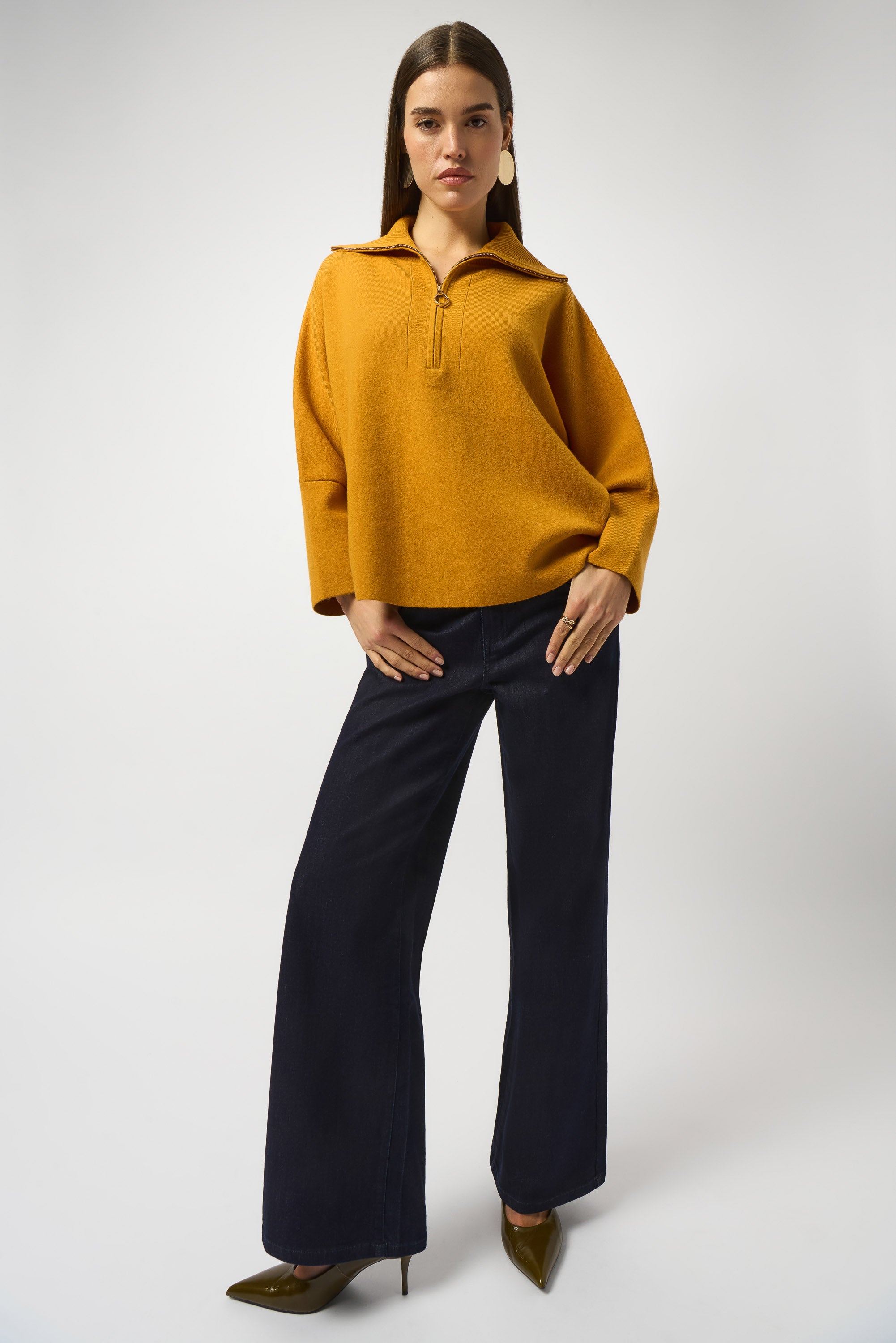 Pearls_Boutique-_Port_Dover_ontario-Joseph_Ribkoff_Goldie_Classic_Wide-Leg_Stretch_Jeans-251968F25
Joseph Ribkoff GOLDIE wide-leg stretch denim jeans in lightweight  dark blue 
FEATHERWEAVE fabric, styled with a soft vintage wash, 5-pocket cut, and high-waisted silhouette