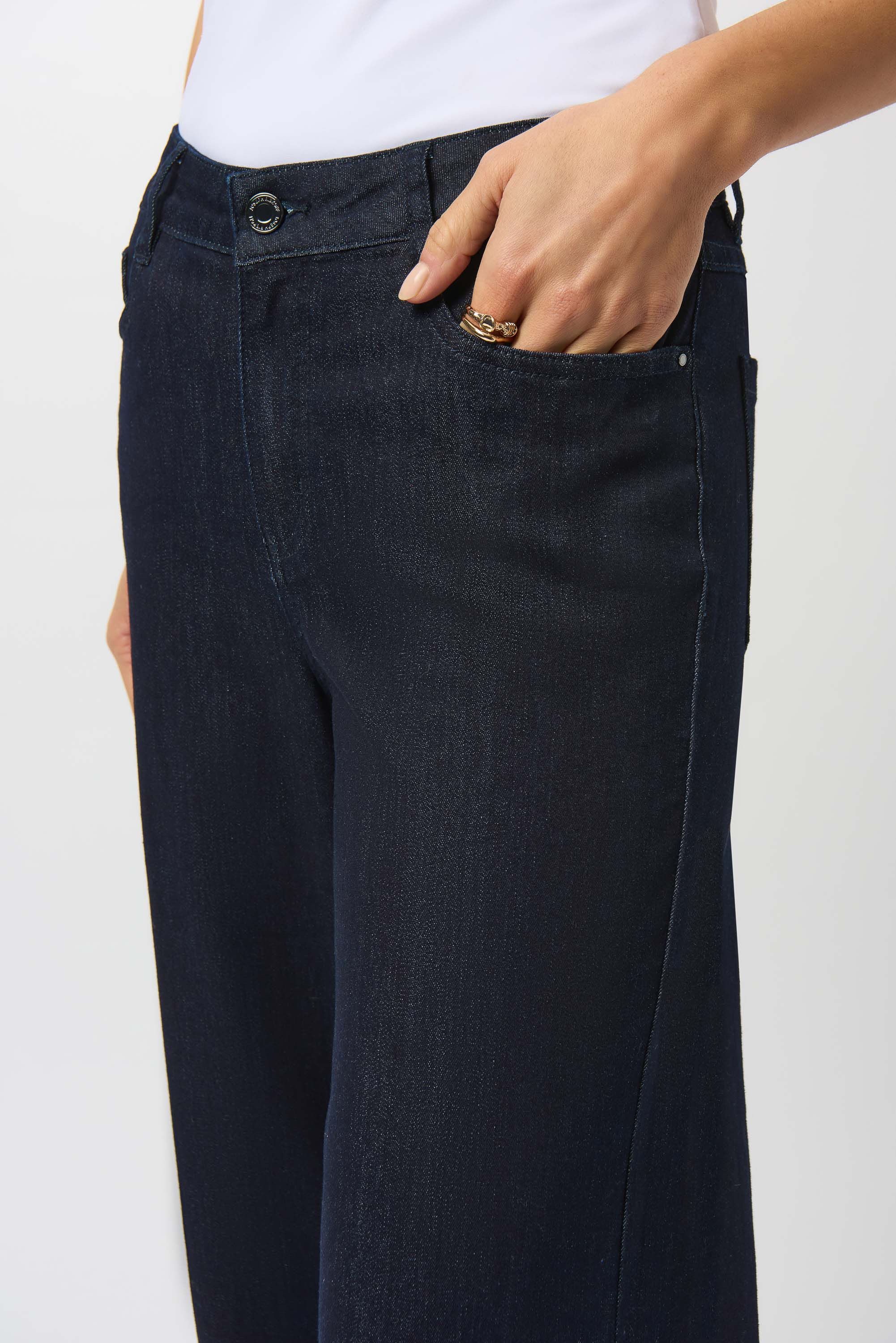 Pearls_Boutique-_Port_Dover_ontario-Joseph_Ribkoff_Goldie_Classic_Wide-Leg_Stretch_Jeans-251968F25
Joseph Ribkoff GOLDIE wide-leg stretch denim jeans in lightweight  dark blue 
FEATHERWEAVE fabric, styled with a soft vintage wash, 5-pocket cut, and high-waisted silhouette