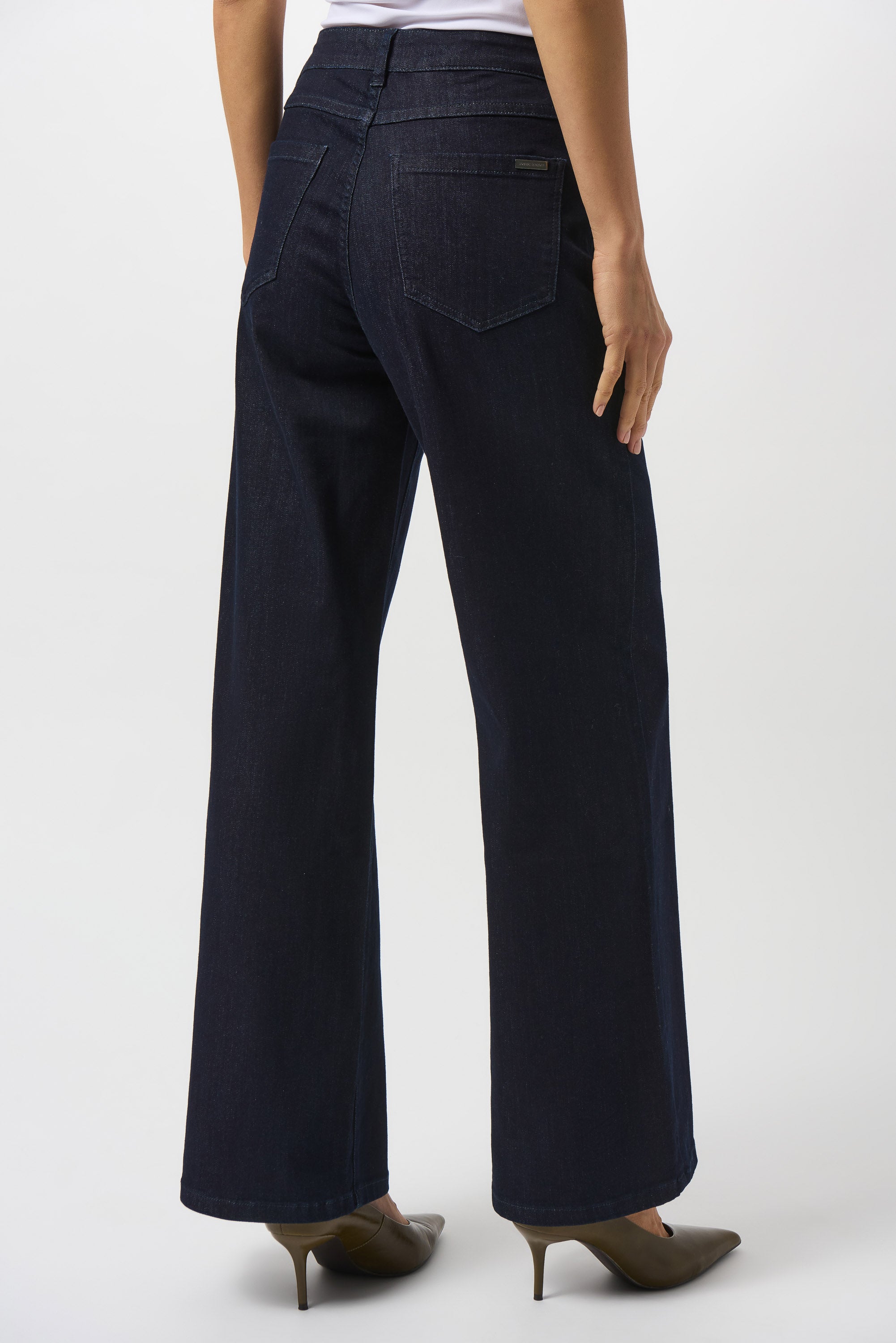 Pearls_Boutique-_Port_Dover_ontario-Joseph_Ribkoff_Goldie_Classic_Wide-Leg_Stretch_Jeans-251968F25
Joseph Ribkoff GOLDIE wide-leg stretch denim jeans in lightweight  dark blue 
FEATHERWEAVE fabric, styled with a soft vintage wash, 5-pocket cut, and high-waisted silhouette