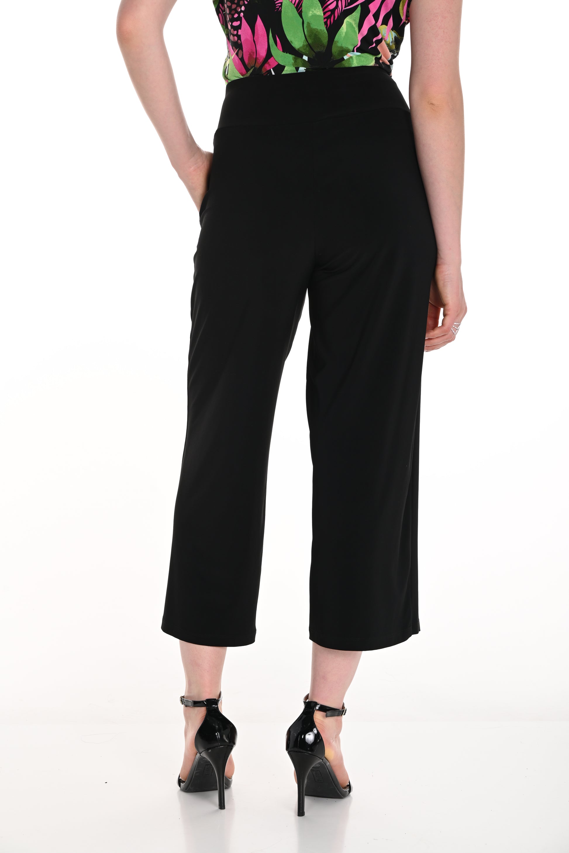 Pearls Boutique - Port Dover Ontario-Frank Lyman Knit Black Pant 256012, high-waisted cropped wide-leg trousers, elastic waistband, functional pockets,  Made from a soft 95% polyester and 5% elastane blend, offering versatile style for both casual and office wear.