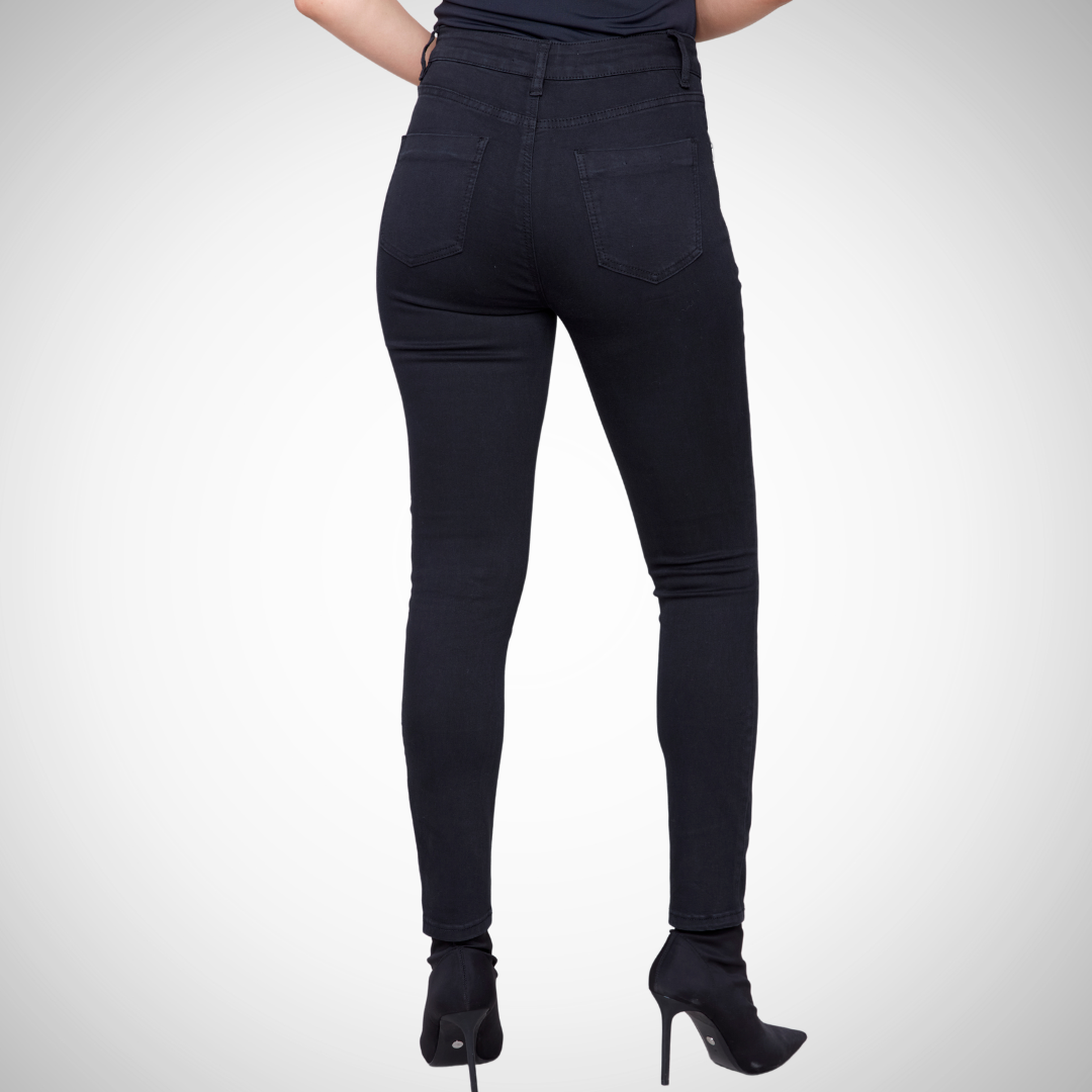 Charlie B Black Skinny Jeans Sleek decorative zipper detail at side pocket Mid-high rise Super soft stretch denim 5 pocket styling Zipper fly front 73% cotton, 25% polyester, 3% viscose, 1% spandex Touch of edgy glam